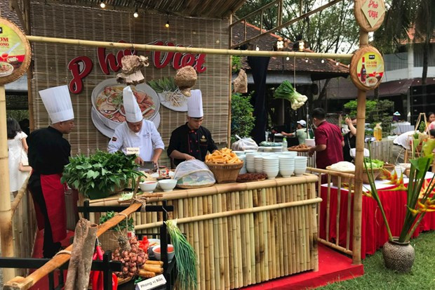 Opportunity to popularise Hanoi cuisine to domestic, foreign tourists hinh anh 1
