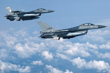 Mỹ chấp thuận chuyển chiến đấu cơ F-16 từ Đan Mạch, Hà Lan cho Ukraine
