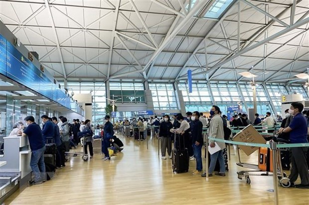 Flight departure time delays from RoK to Da Nang improved