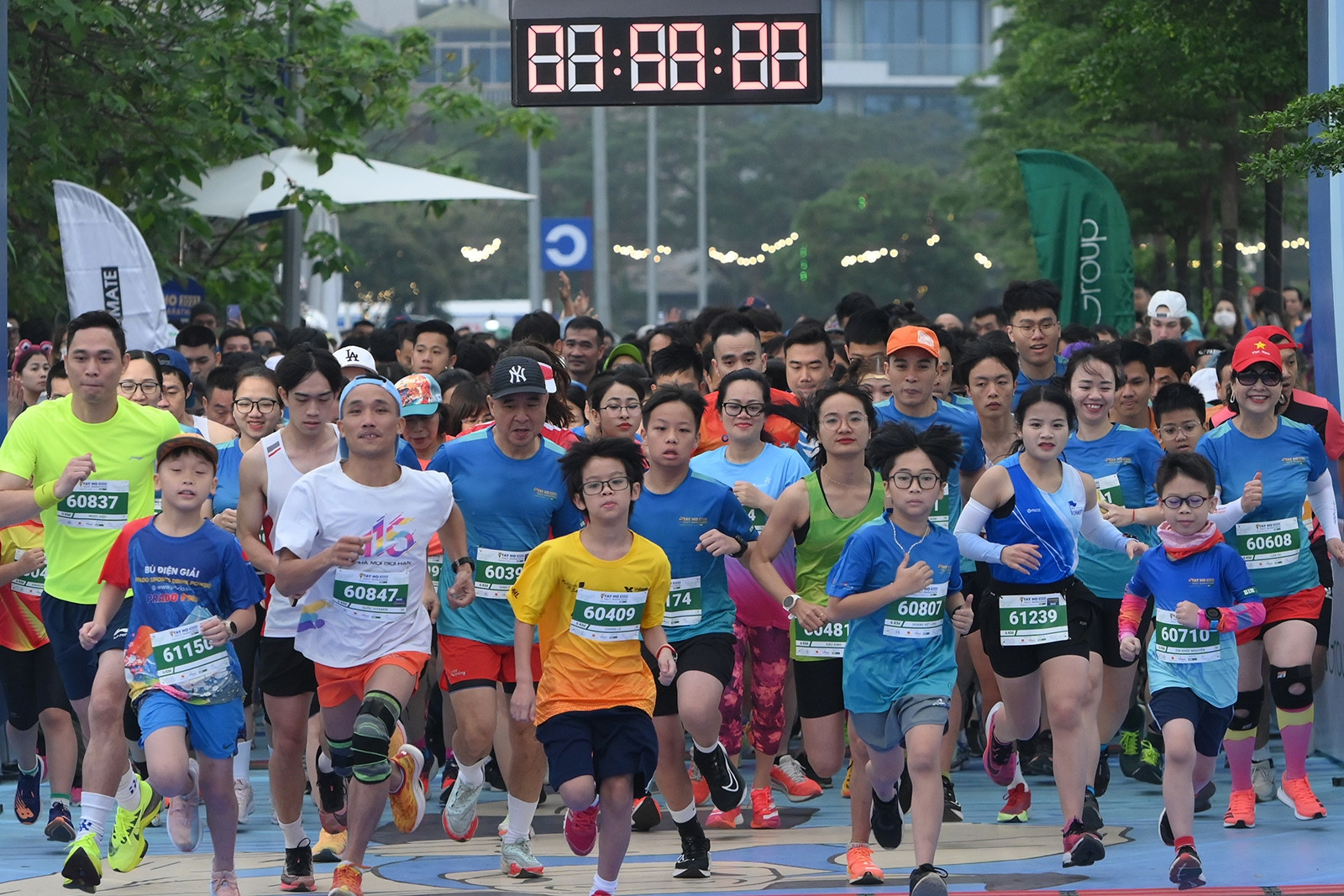 Giải chạy bán marathon Tây Hồ trở lại với cung đường huyền thoại