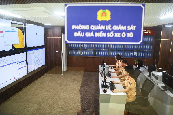 Cục CSGT giám sát các phiên đấu giá biển số ô tô thế nào?
