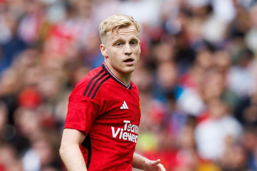 MU bán Fred và Van de Beek, gom tiền mua Amrabat