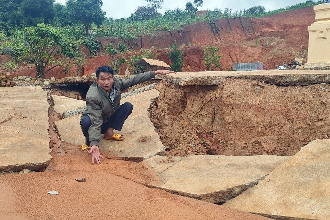 Nhiều điểm sạt lở, sụt lún tại khu vực thi công hồ thủy lợi ở Lâm Đồng