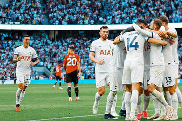 Bùng nổ hiệp hai, Tottenham hạ gục MU