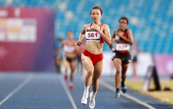 Nguyen Thi Oanh sets personal best at 2023 World Athletics Championships ảnh 1