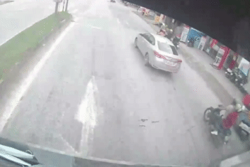 Nóng trên đường: Kiểu lái xe 'loi choi' và cái kết
