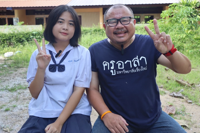 Ấm lòng hành động của bố đơn thân trong sự kiện về mẹ ở trường con gái