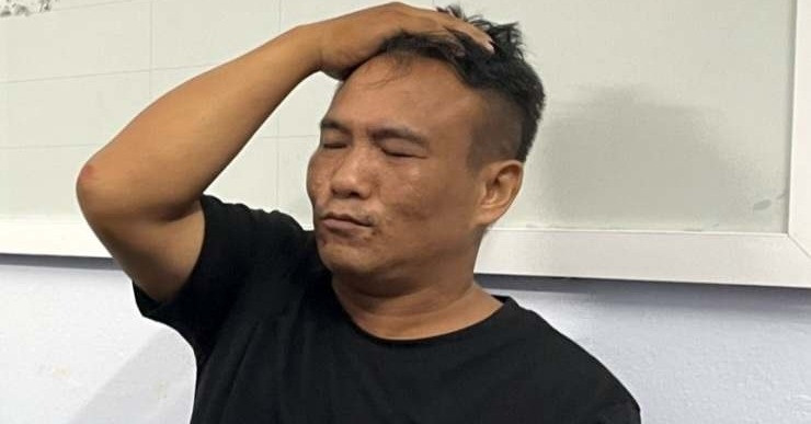 ドソン警察は容疑者が逮捕後入院したと発表した。