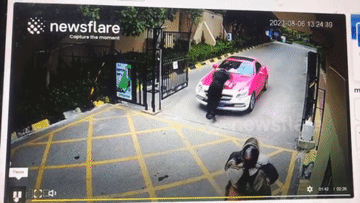 Tranh cãi về chỗ đậu xe, tài xế Mercedes húc bảo vệ lên nắp ca-pô