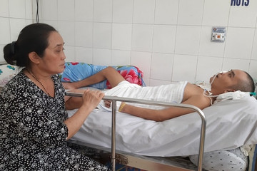 Báo VietNamNet tiếp tục đóng viện phí cho 2 bệnh nhân khó khăn