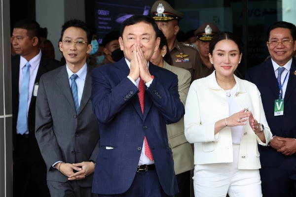 Cựu Thủ tướng Thaksin trở về Thái Lan