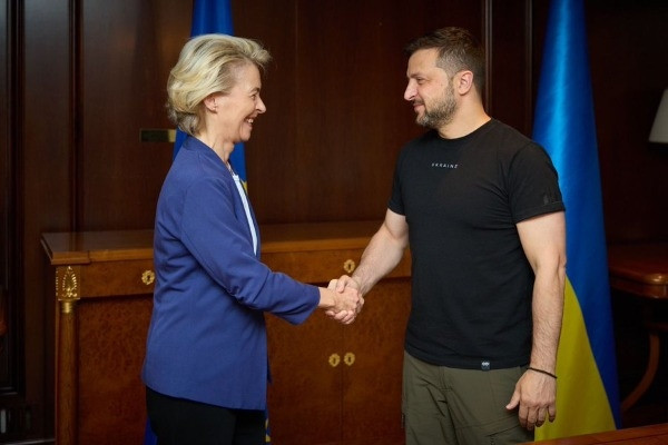 EU viện trợ thêm 1,5 tỷ Euro cho Ukraine, Nga nâng cấp 'siêu tăng' T-14