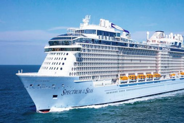 Nha Trang greets modern cruise ship with over 4,000 tourists
