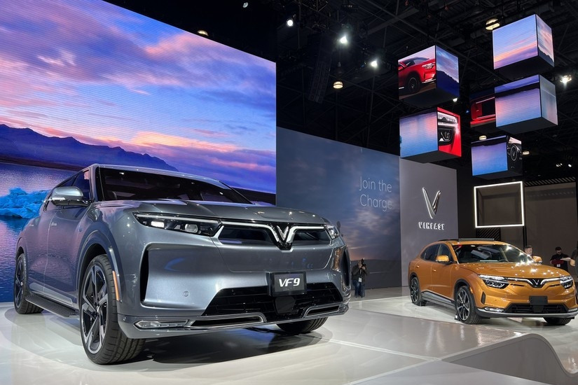 How will VinFast's Nasdaq listing help in the US's EV market?