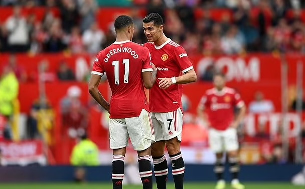 Mason Greenwood vừa rời MU, gặp ngay mối thù Ronaldo