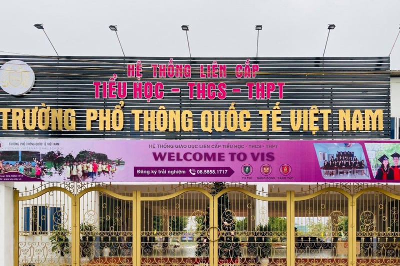 Nam sinh lớp 9 ở Hà Nội tử vong tại bể bơi của trường