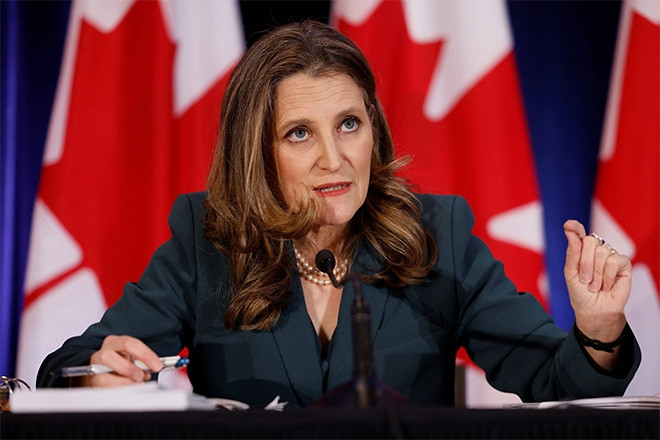 Tuyên bố chỉ đi xe đạp, Bộ trưởng Canada vẫn bị phạt vì lái ô tô quá tốc độ