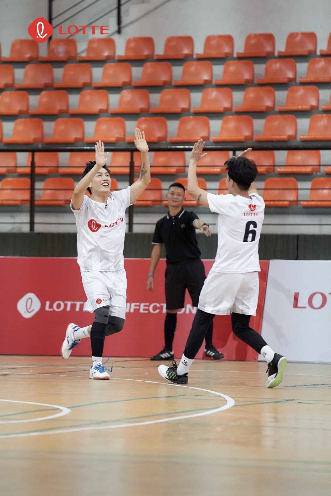 Dàn sao cực xịn quy tụ tại show bóng đá Lotte Futsal Allstar Challenge