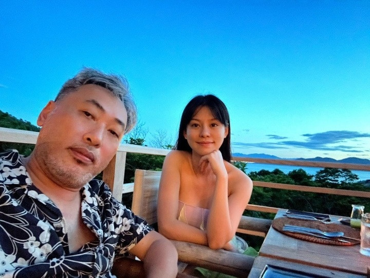 Bùi Lan Hương: Ngày càng gợi cảm, không ngại tình tứ bên Nguyễn Quang Dũng - 4