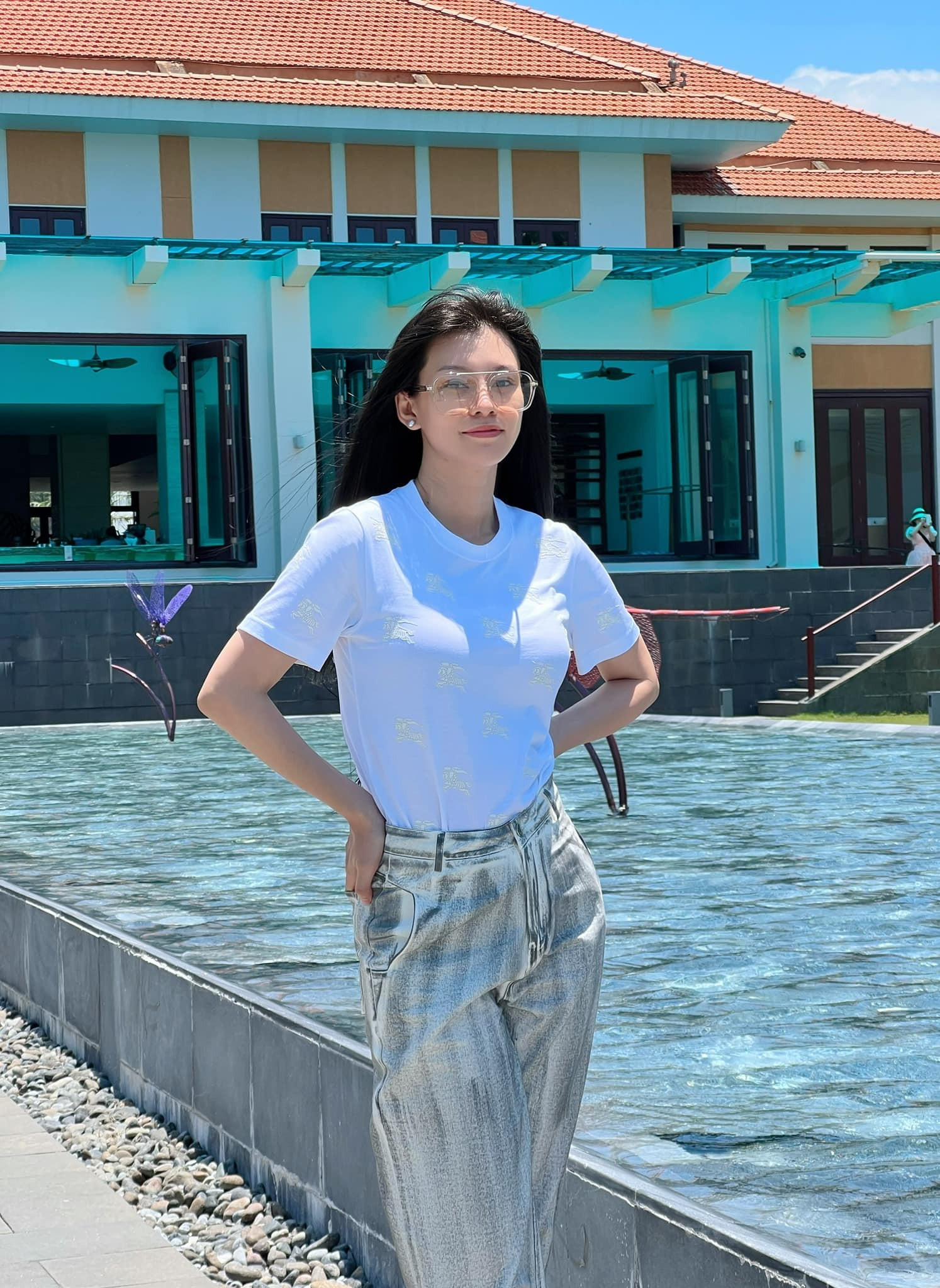 Bùi Lan Hương: Ngày càng gợi cảm, không ngại tình tứ bên Nguyễn Quang Dũng - 5