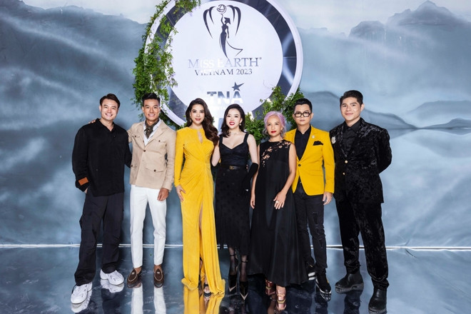 CEO Lynh Luxury Diamond bất ngờ với dàn thí sinh Miss Earth Vietnam