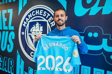 Lộ điều khoản Bernardo Silva ký Man City, Barca và PSG mừng thầm