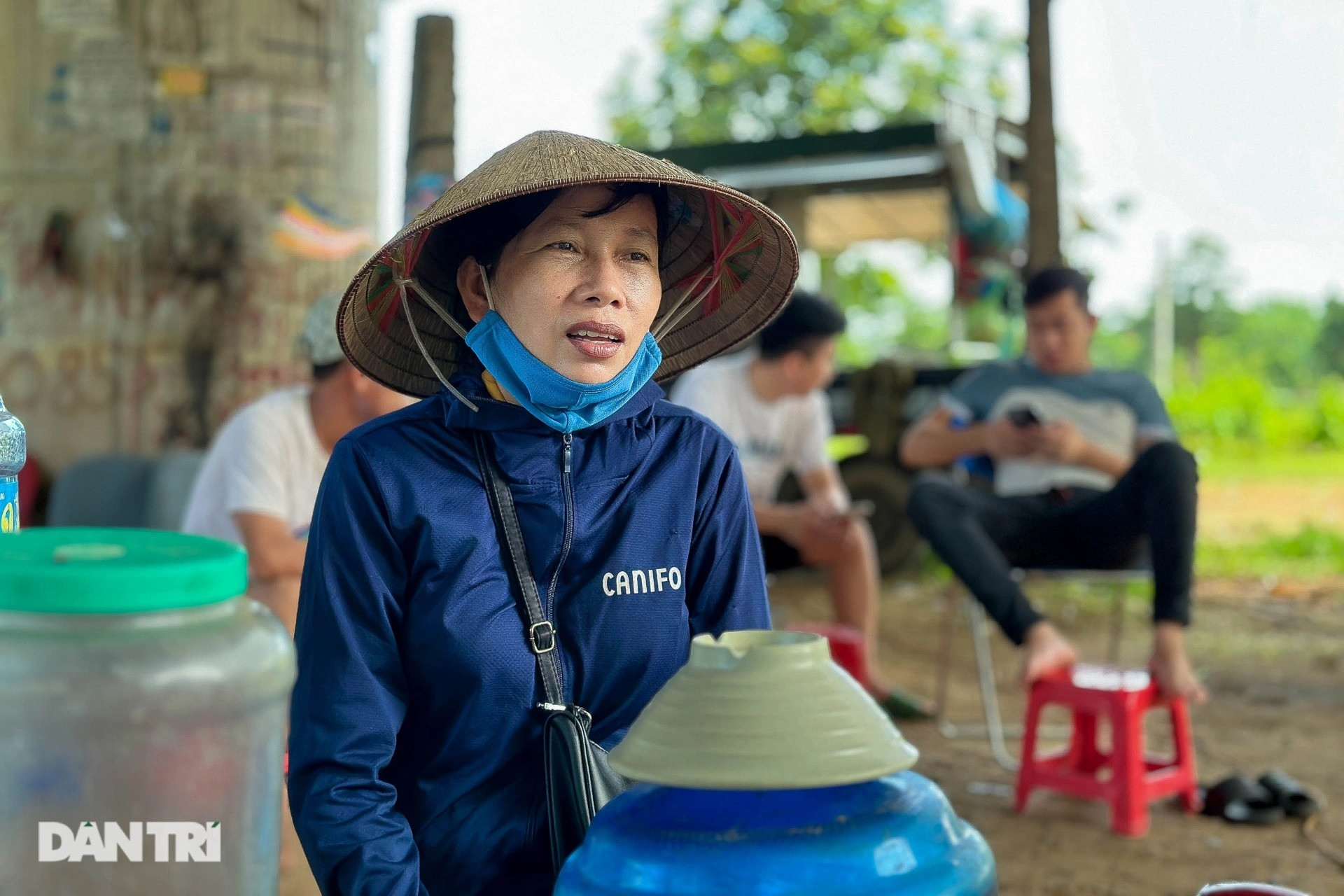 Ở thành phố mới: Thu nửa triệu/ngày nhờ trà đá, sống khỏe nhờ làm công nhân - 2
