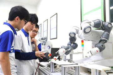 Trường ĐH Công nghệ - ĐH Quốc gia Hà Nội công bố điểm chuẩn năm 2023