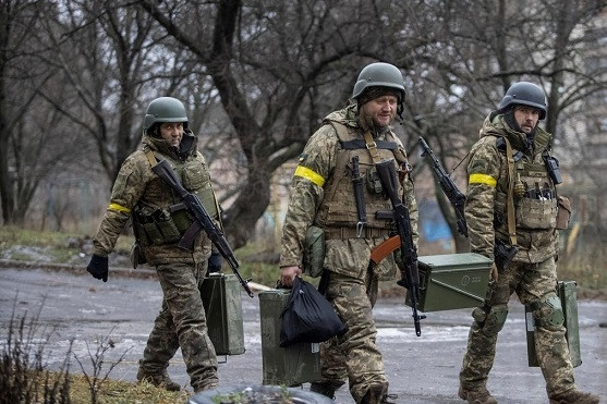 Ukraine nói giành thêm ưu thế ở mặt trận phía nam, Na Uy tặng tên lửa cho Kiev