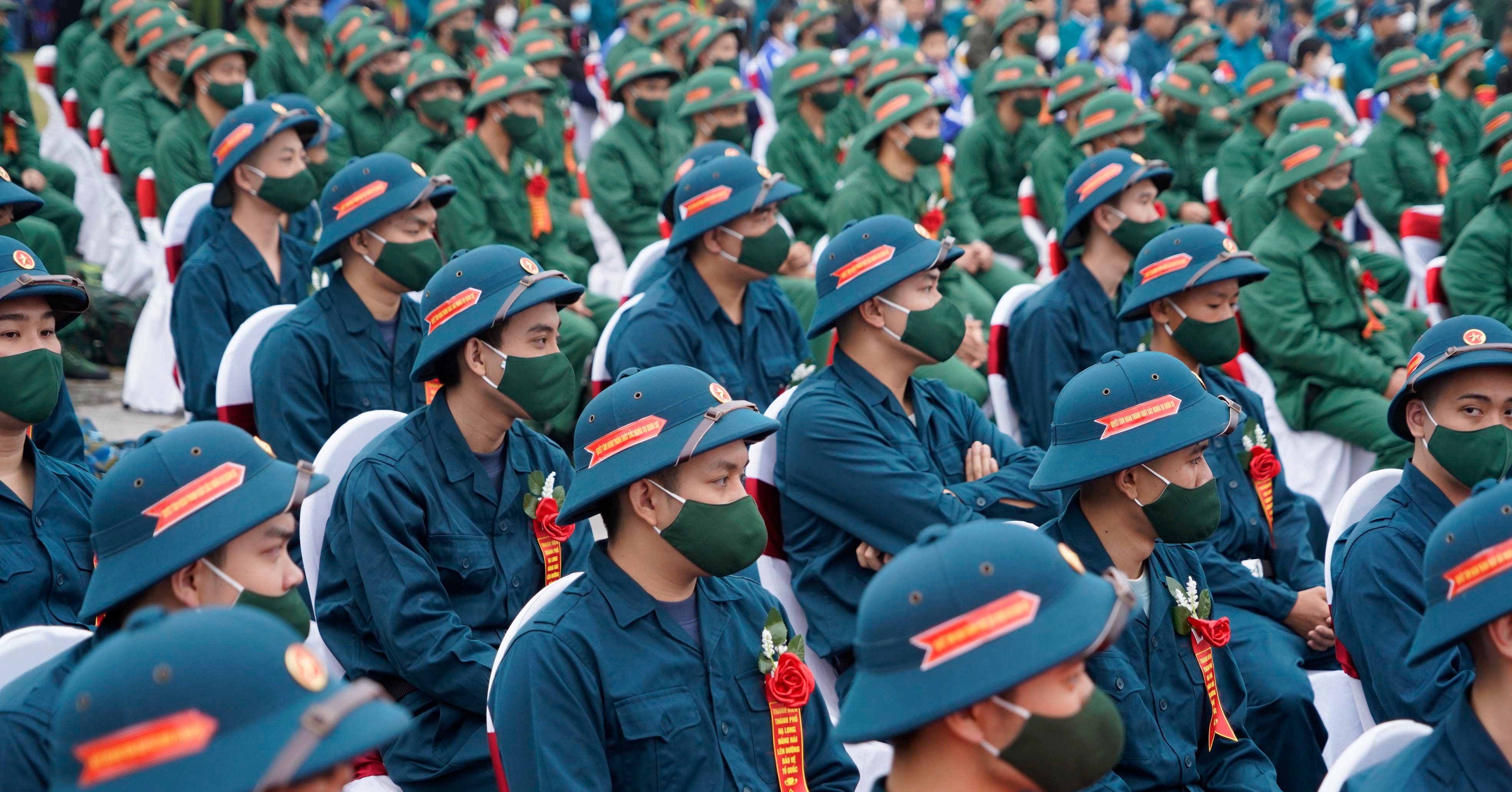 Bộ Quốc phòng: Cần sửa đổi quy định tiêu chuẩn nhập ngũ với công dân cận thị