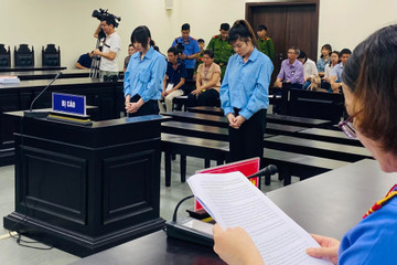 Đang xét xử 2 bảo mẫu làm chết bé trai 17 tháng tuổi ở Hà Nội