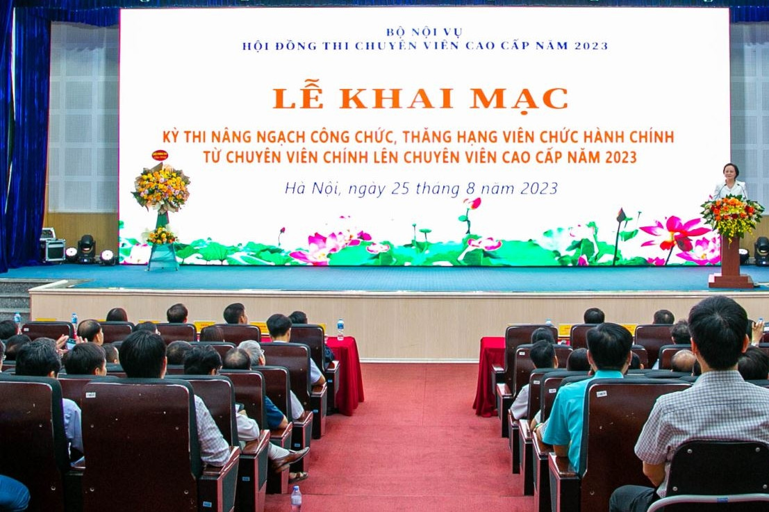 Kỳ thi đặc biệt của hơn 1.200 công chức, viên chức