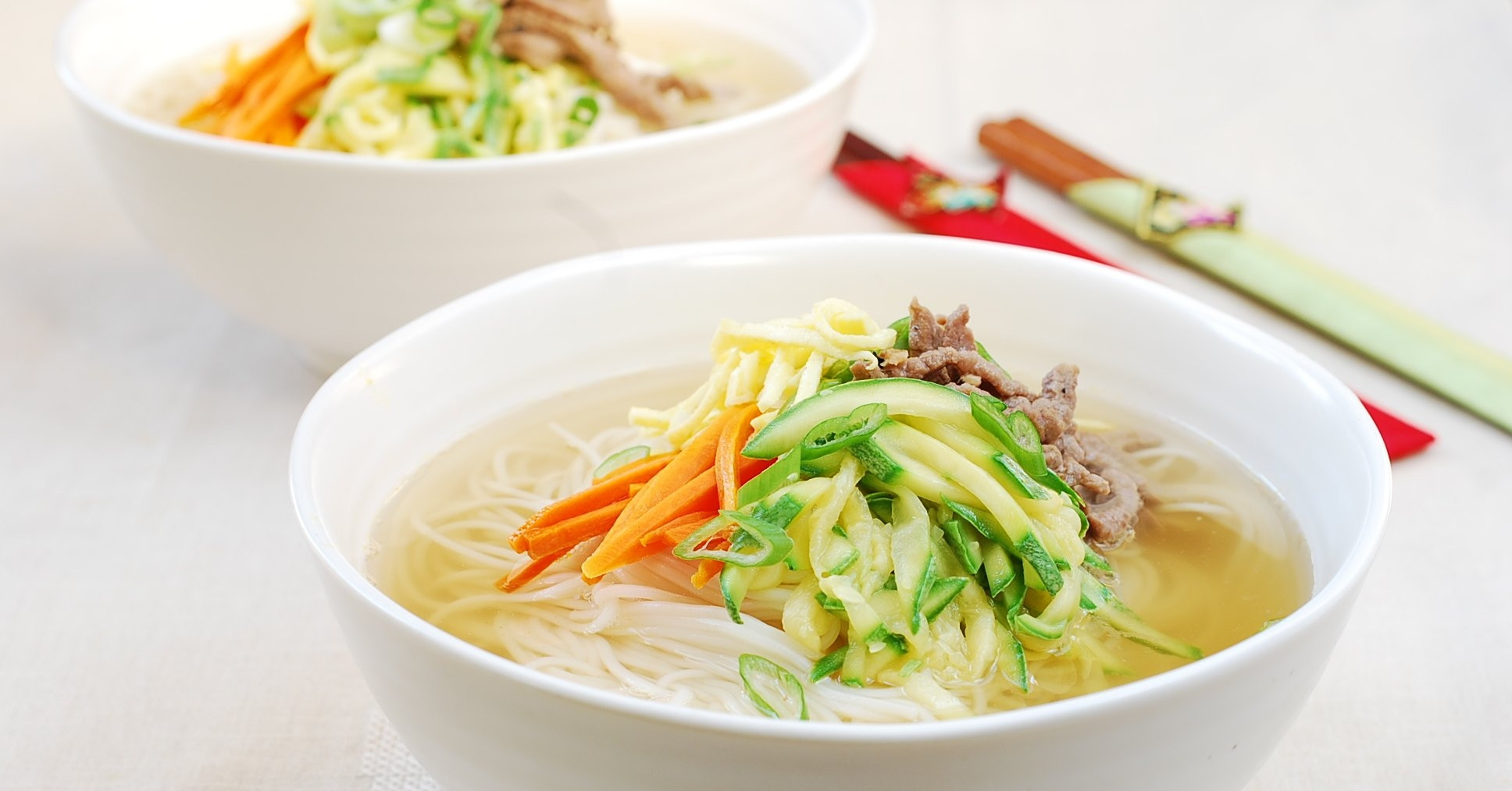 Mì Janchi Guksu - món mì nổi tiếng trong phim 'Nghệ thuật săn quỷ và ...