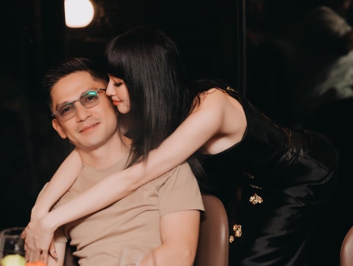 Tâm Tít khoe ảnh thân mật bên chồng thiếu gia.