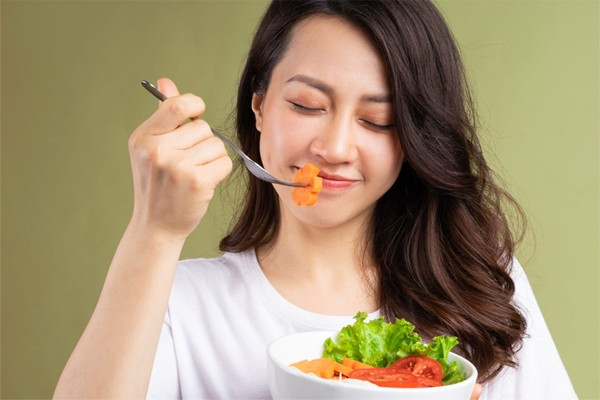 Chuyên gia khuyến cáo thời điểm ăn sáng thích hợp nhất để giảm cân