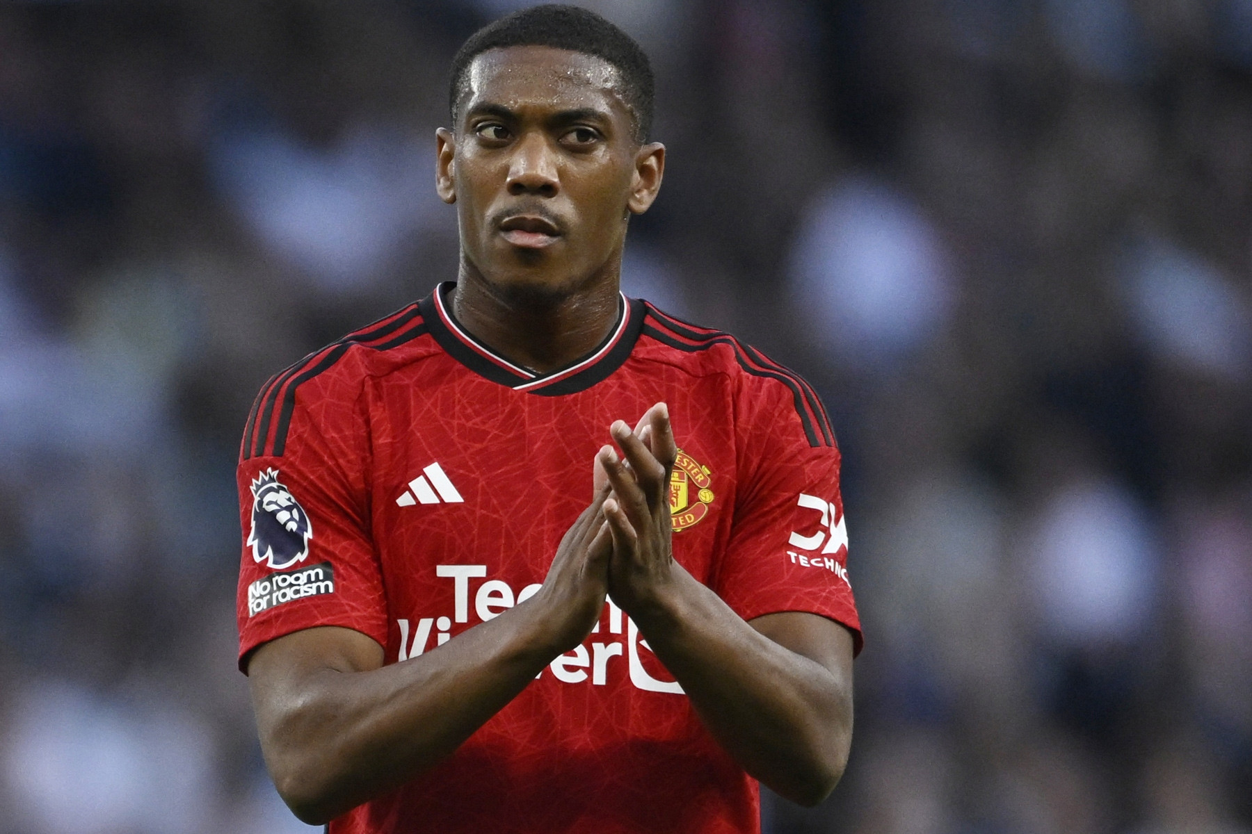 MU gạ bán rẻ Martial cho Real Madrid