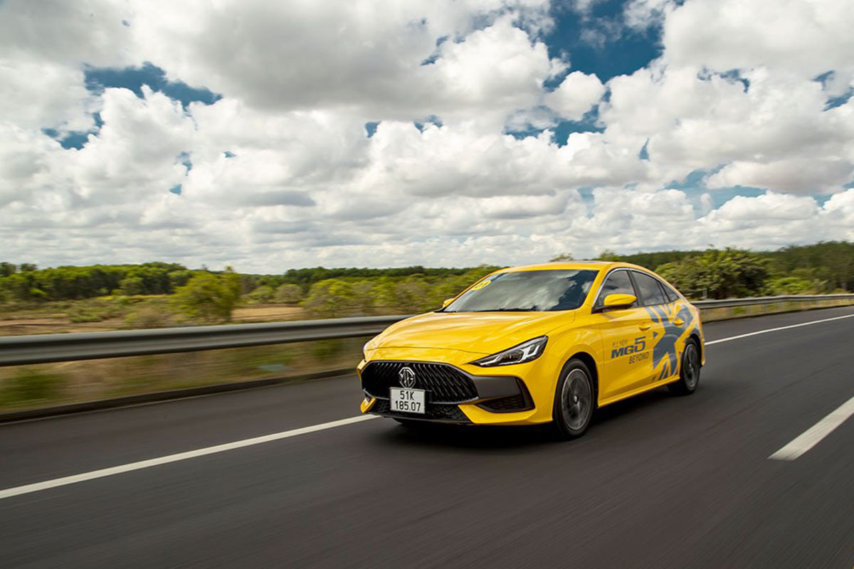 Giá khoảng 600 triệu đồng, Mazda3 phải cạnh tranh với những mẫu xe nào?