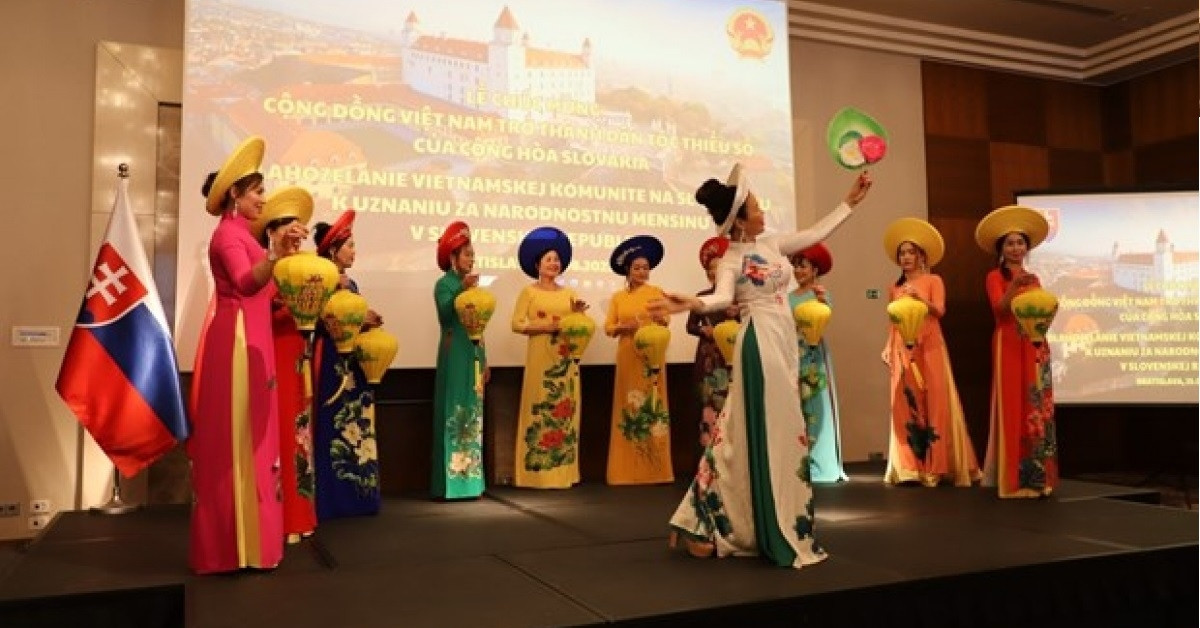 Gratulujeme vietnamskej komunite na Slovensku, že je 14. etnickou menšinou