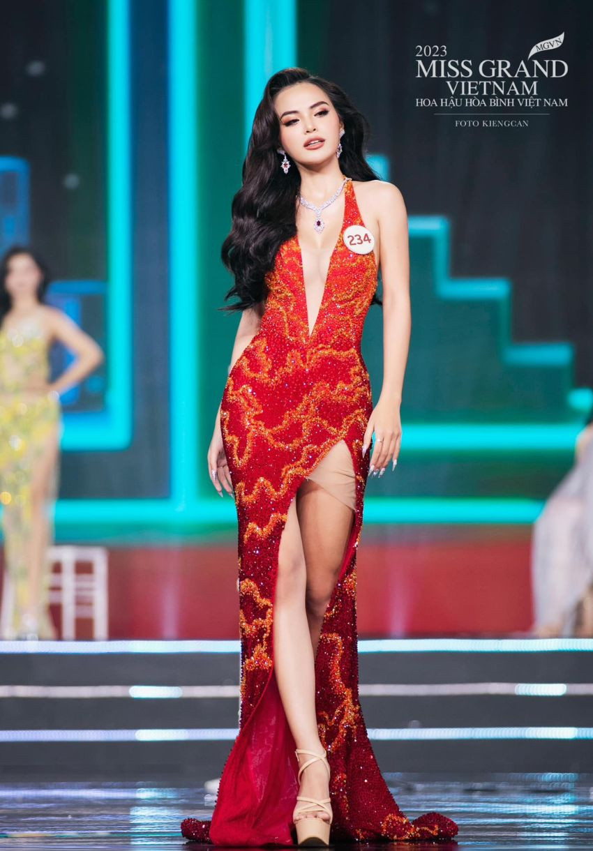 Sự cố Miss Grand Vietnam 2023: Nghe nhầm kết quả, trượt ngã, ứng xử lúng túng