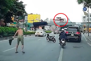 Bản tin chiều 28/8: Xác minh người đàn ông phi dao trên đường ở Hà Nội