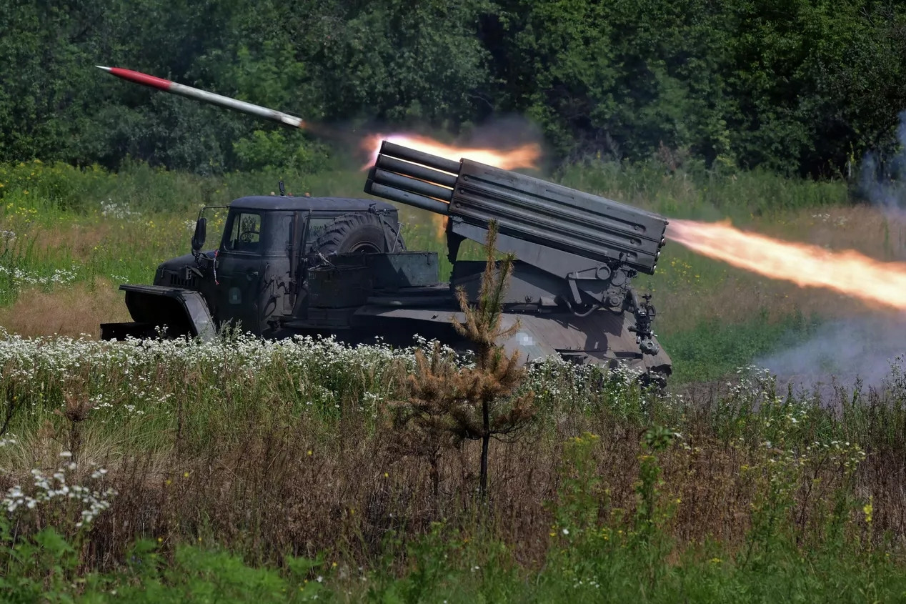 Giao tranh ác liệt ở Donetsk, Kiev thừa nhận sẽ mất ủng hộ nếu tấn công sang Nga