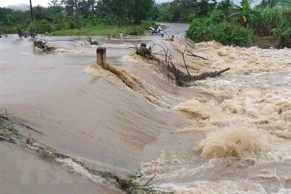 Tìm thấy thi thể bé gái bị lũ cuốn khi qua cầu tràn lúc nửa đêm