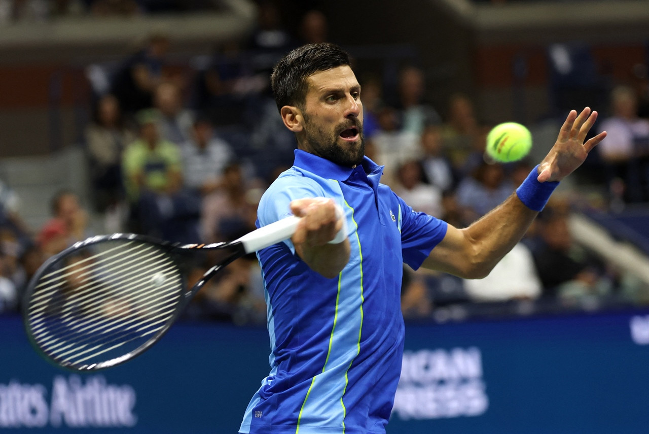 Thắng trận ra quân US Open, Djokovic chiếm luôn ngôi số 1 thế giới