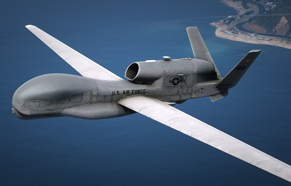 Nga điều tiêm kích chặn 2 UAV Mỹ xuất hiện gần bán đảo Crưm