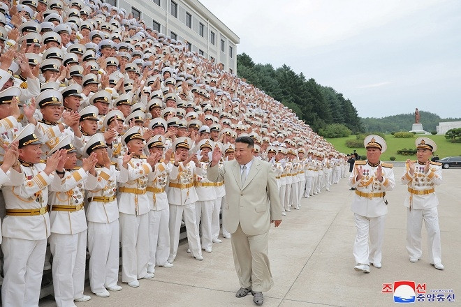 Ông Kim Jong Un kêu gọi tăng cường sức mạnh của hải quân Triều Tiên