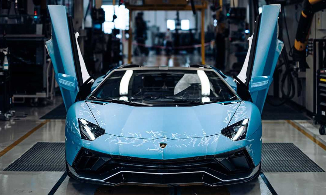 Khách mua siêu xe Lamborghini mới phải chờ gần một năm vì 'khan hàng'