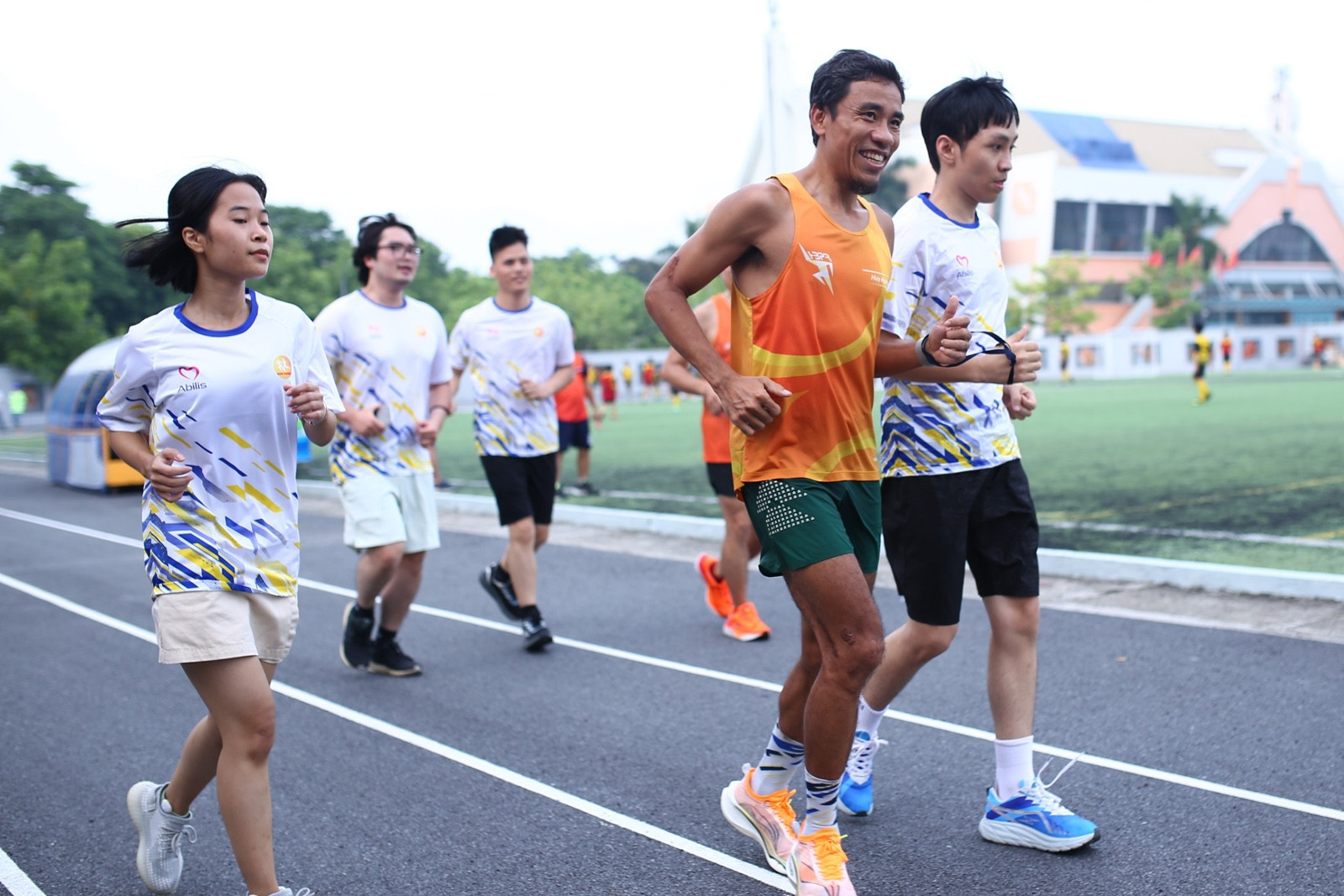 Dự án đặc biệt giúp người khiếm thị chạy marathon