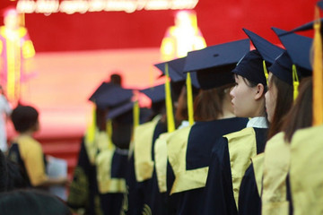Không tăng học phí, trường đại học lo ngại mất giảng viên giỏi