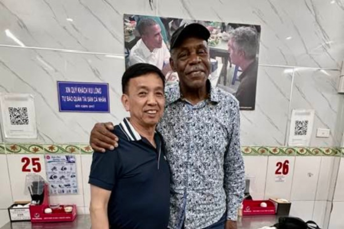 UNICEF Goodwill Ambassador Danny Glover arrives in Vietnam