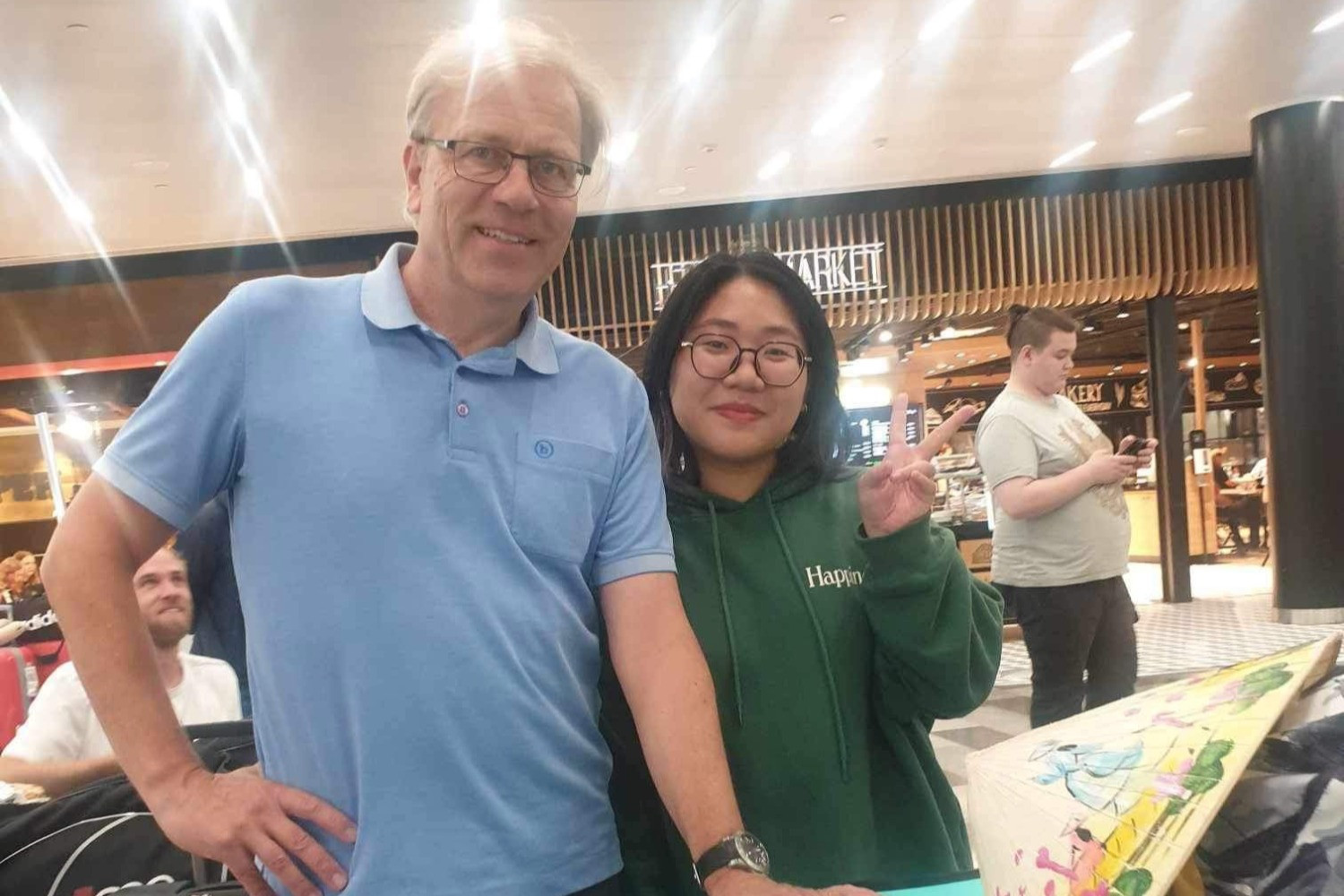 Finnish high school principal "Sankari Simo" drives more than 100km by himself to welcome Vietnamese students to Forssa High School